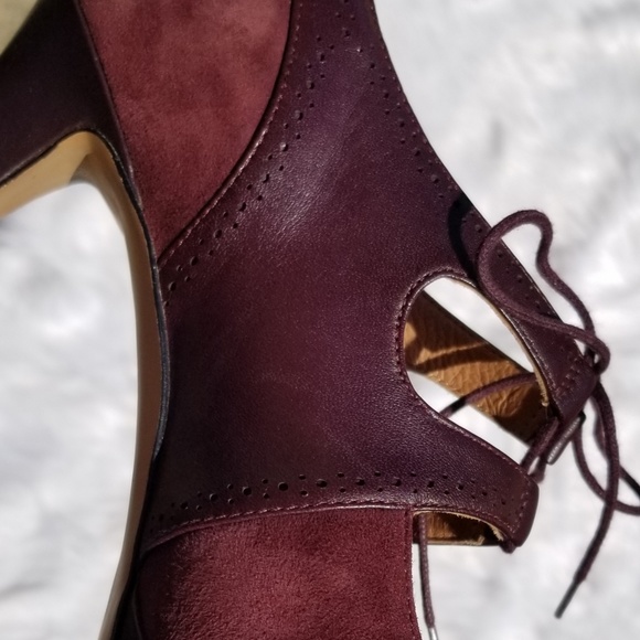 Feminine Leather/Suede Mary Janes - Picture 6 of 7